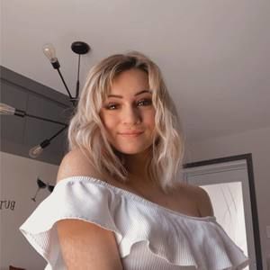 Meet your Posher, Coralie